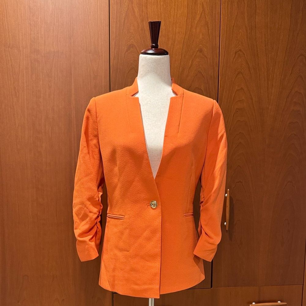 Tahari Arthur S Levine Women's Orange Blazer 3/4 sleeves size 8